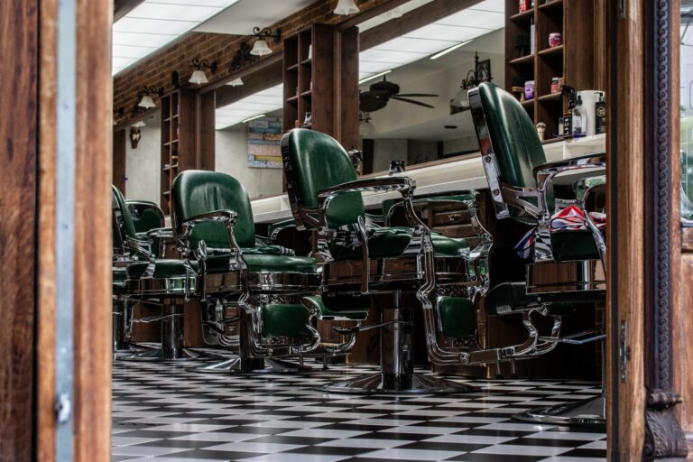 Evolución de los Sillones de Barbería: Comodidad y Tecnología