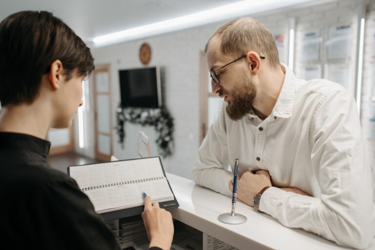 La psicología de la recompensa: Cómo incentivar al cliente por agendar con anticipación